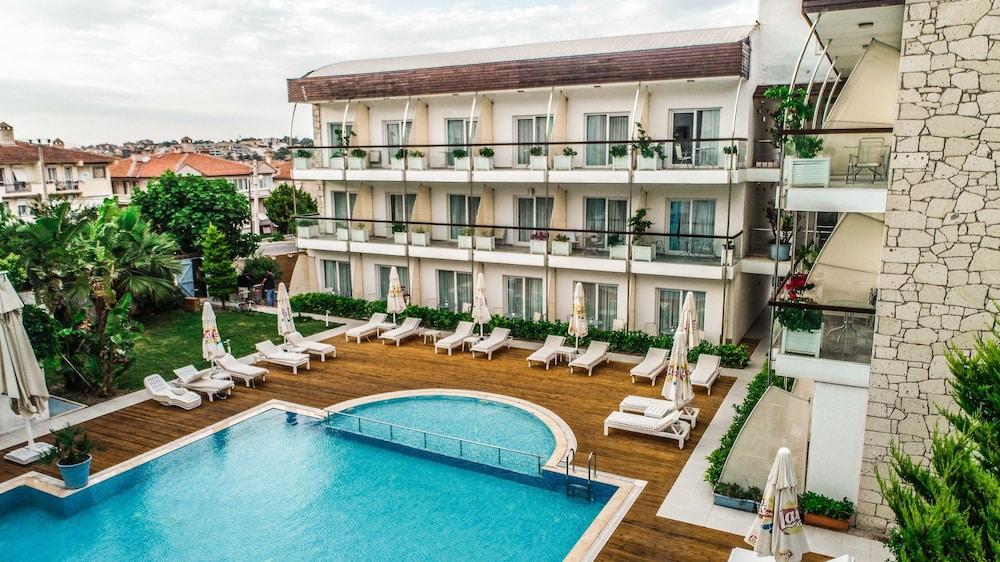 Otel Yeni Çeşme エクステリア 写真